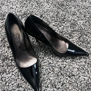 Aldos Black Patent size 37 (7 in US women size)